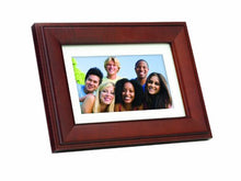 Load image into Gallery viewer, GiiNii GN-705W 7-Inch Artforme Digital Picture Frame with Real Wood Frame (Brown)
