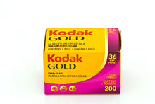 Load image into Gallery viewer, KODAK GOLD 200 Film / 3 pack / GB135-36-Vertical packaging
