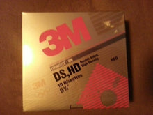 Load image into Gallery viewer, 3M Formatted IBM Double Sided (DS), High Density (HD) Diskettes
