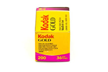 Load image into Gallery viewer, KODAK GOLD 200 Film / 3 pack / GB135-36-Vertical packaging
