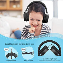 Load image into Gallery viewer, Kids Headphones, Gorsun Lightweight Stereo Wired Children&#39;s Headsets for Kids Adults Adjustable Headband Toddler Headset for Smartphones Computer Pad Earphones
